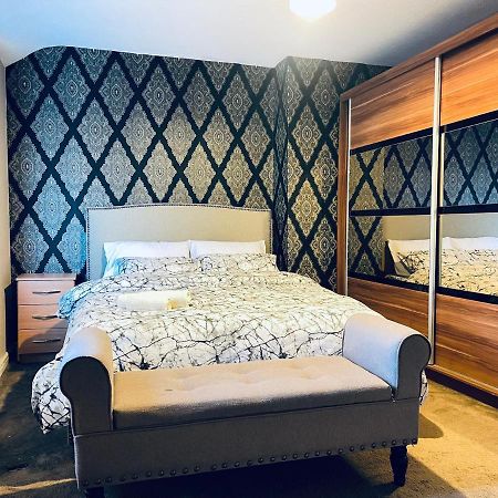 3 Bedroom Holiday House,Close To M6-Express Way To Centre 伯明翰 外观 照片