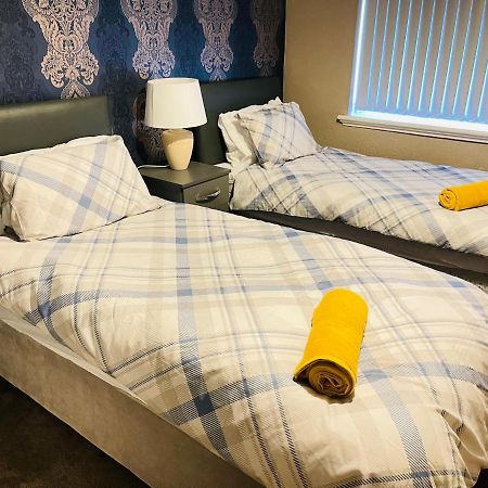 3 Bedroom Holiday House,Close To M6-Express Way To Centre 伯明翰 外观 照片