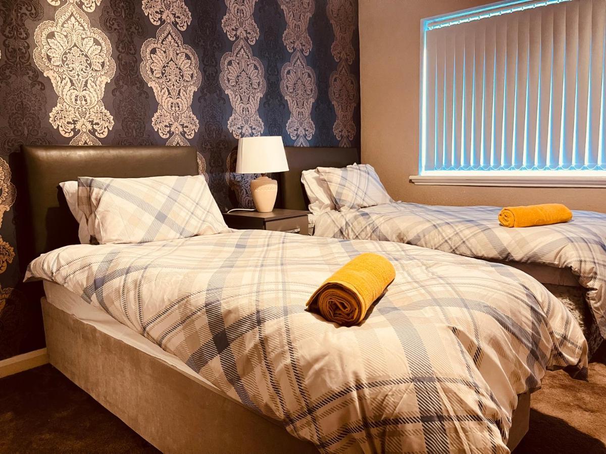 3 Bedroom Holiday House,Close To M6-Express Way To Centre 伯明翰 外观 照片