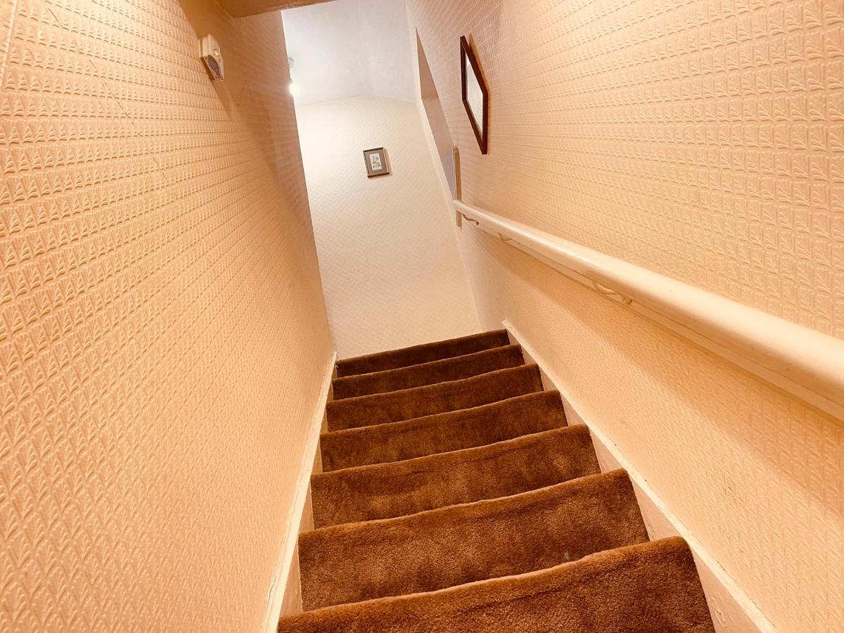 3 Bedroom Holiday House,Close To M6-Express Way To Centre 伯明翰 外观 照片